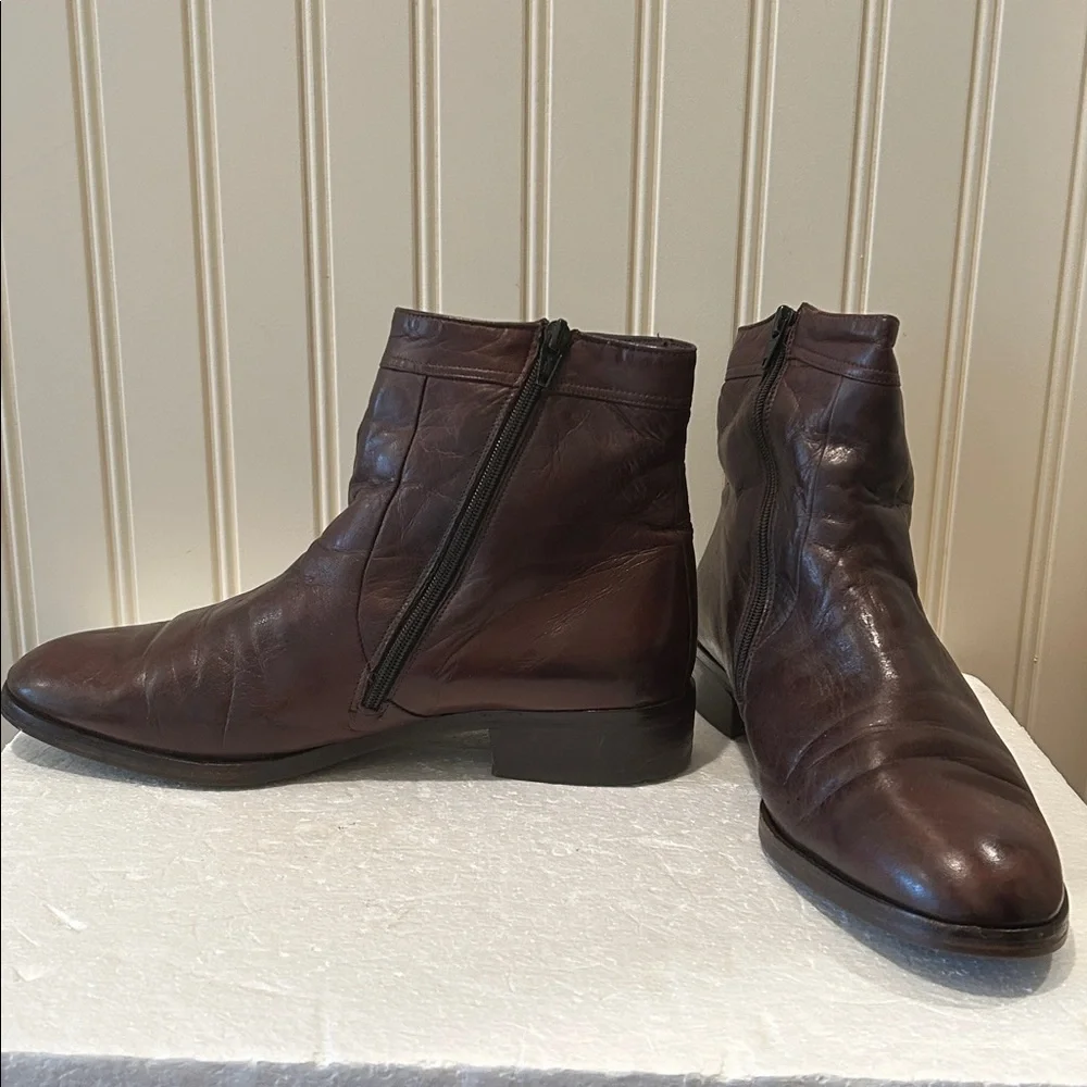 Bally fine Italian Leather ZipUp faux fur lined Ankle Boots men’s size 9 brown